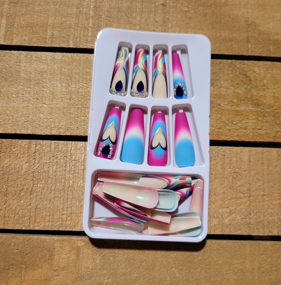 Boutique Press On Nails